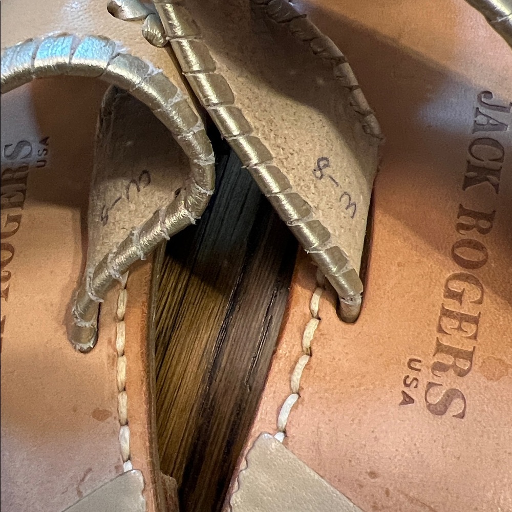 Jack Rogers Beige and Silver Leather Sandals. 8 Medium - Picture 3 of 7
